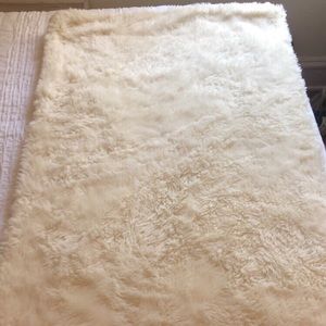 Ivory Faux Fur Blanket